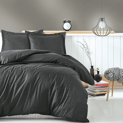 Памук сатен „Elegant Anthracite Stripes“ – 4 части – за спалня